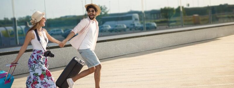 Wyjazdy last minute czy wakacje first minute? Zalety i wady