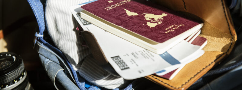 gdzie trzymać dokumenty w podróży
